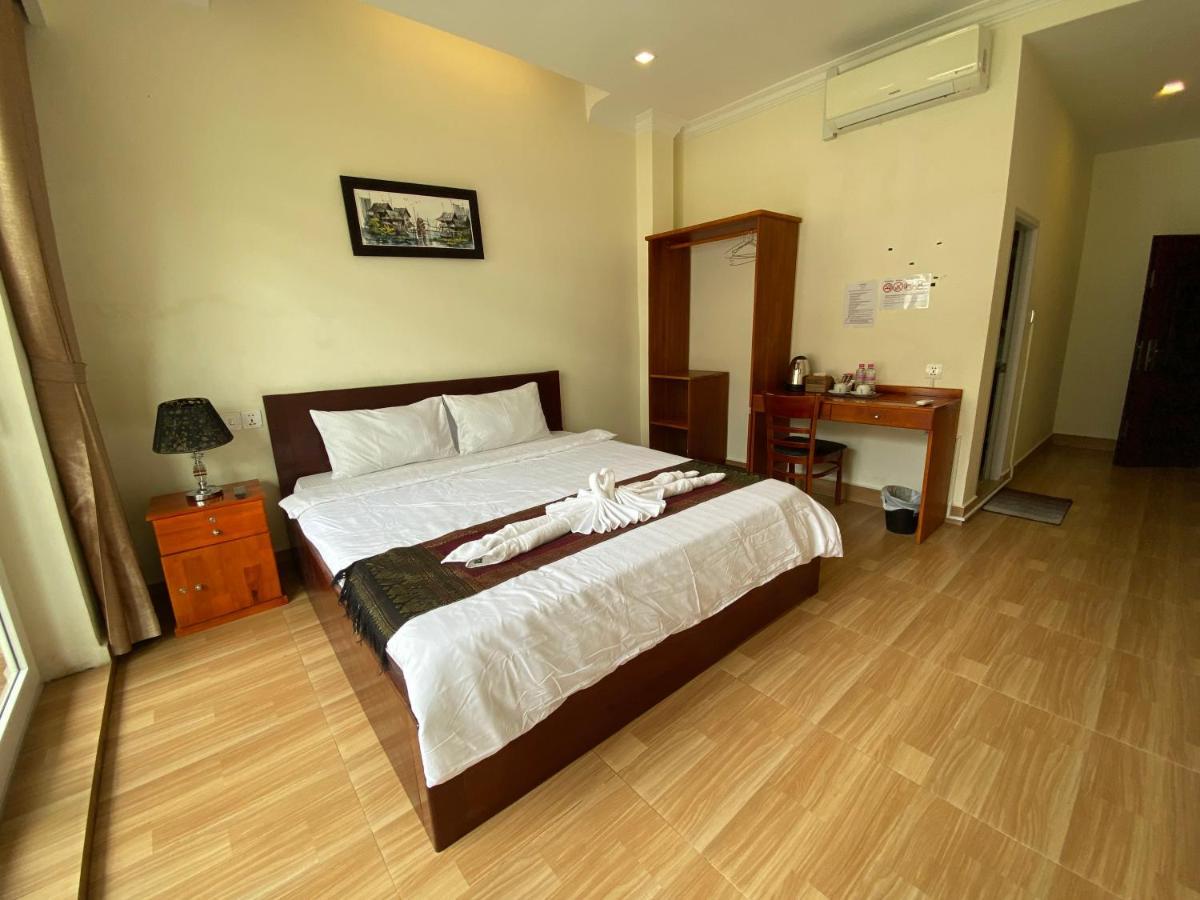Phnom Penh Le Vincent Hotel Buitenkant foto