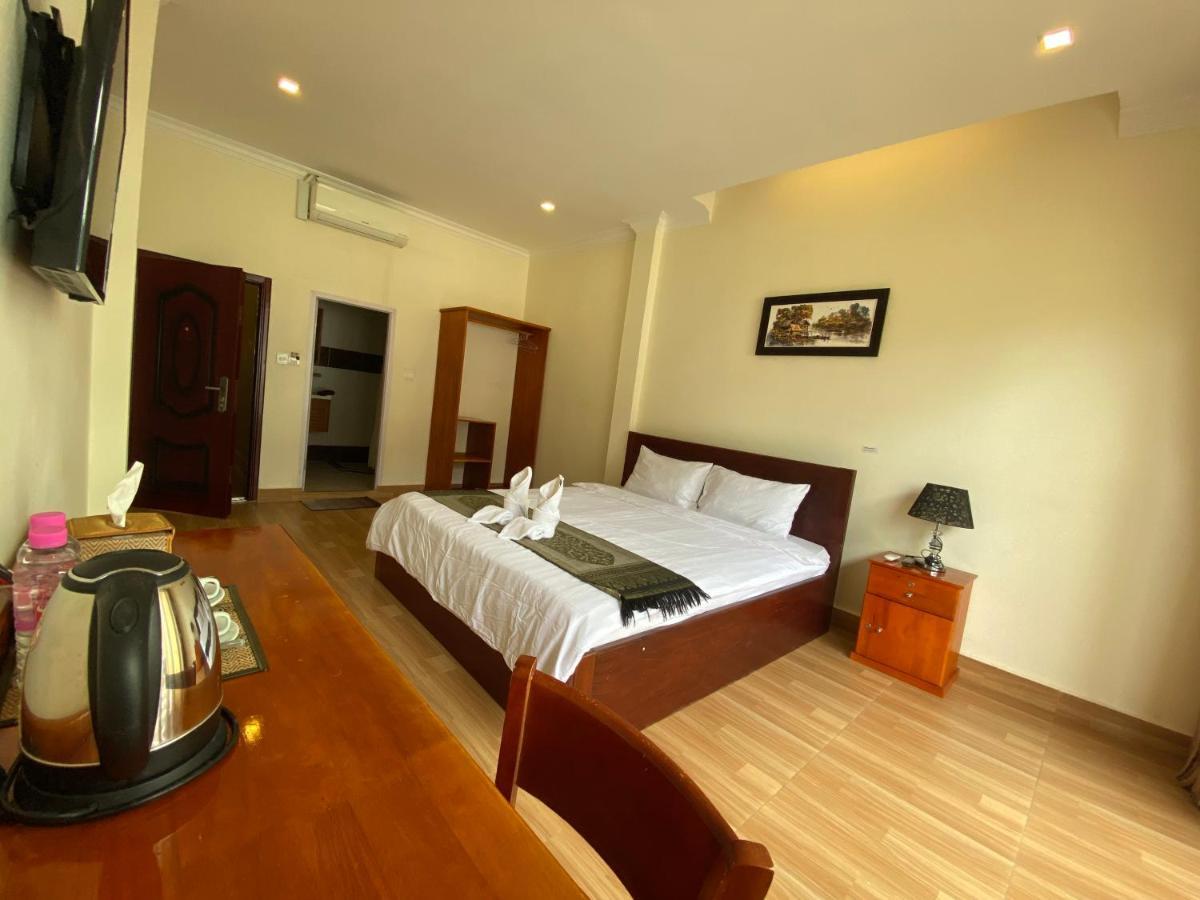 Phnom Penh Le Vincent Hotel Buitenkant foto