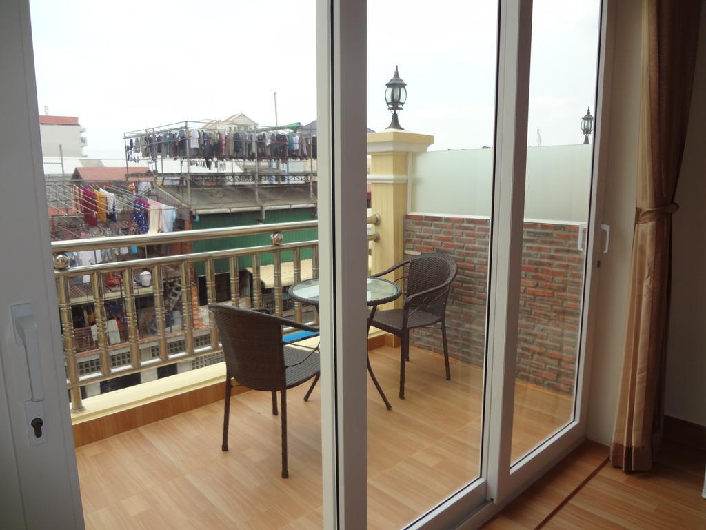 Phnom Penh Le Vincent Hotel Buitenkant foto