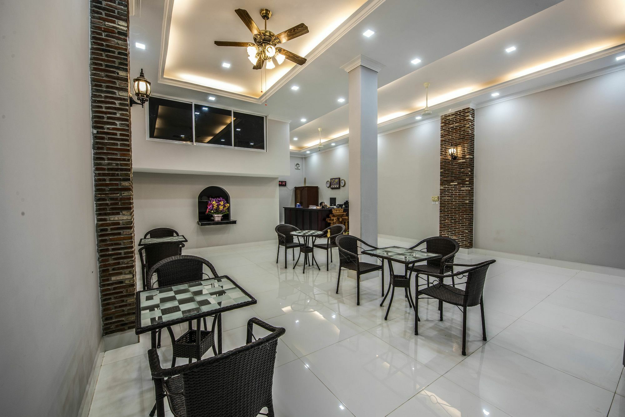 Phnom Penh Le Vincent Hotel Buitenkant foto